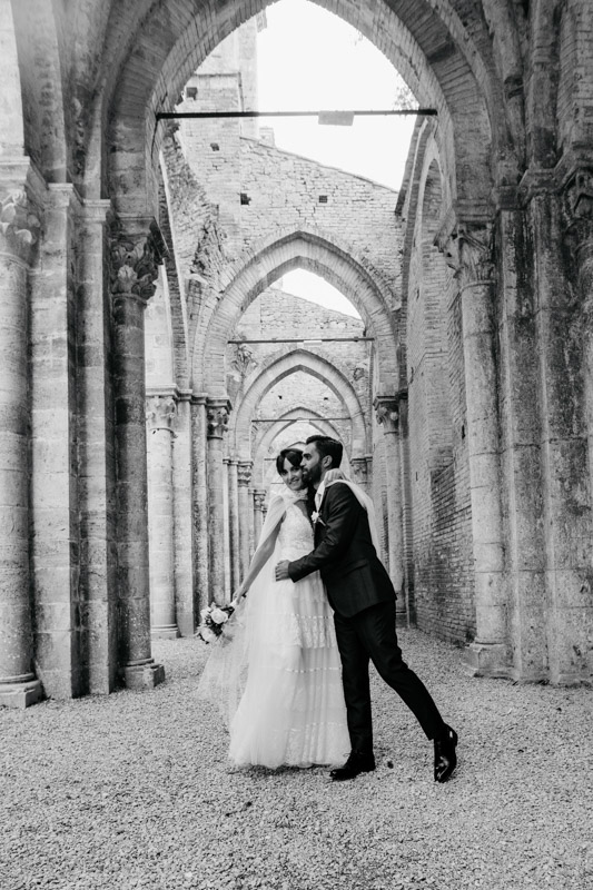 Fotografia di matrimonio a san galgano abbazia